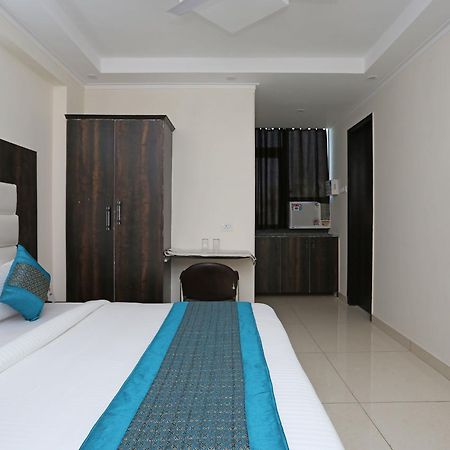 Oyo 9147 Hotel Aerostay New Delhi Exteriör bild
