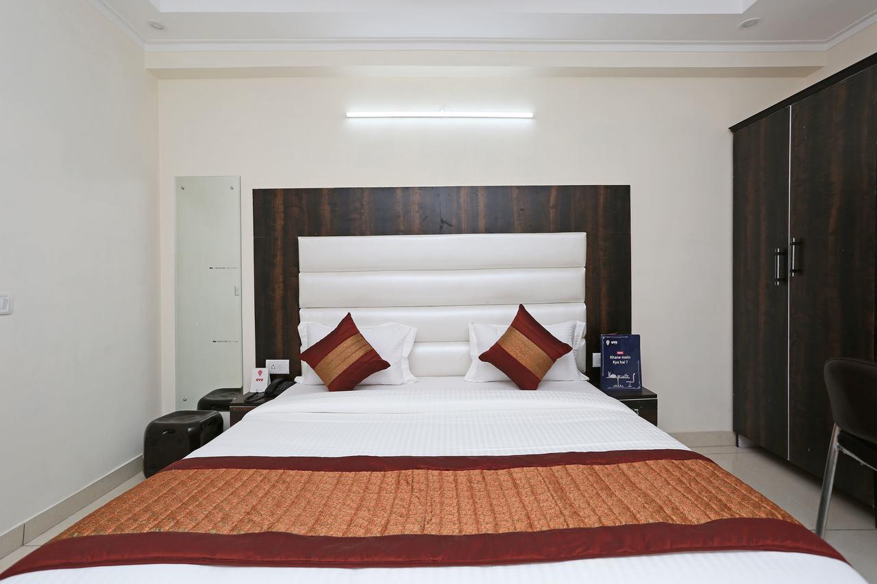 Oyo 9147 Hotel Aerostay New Delhi Exteriör bild