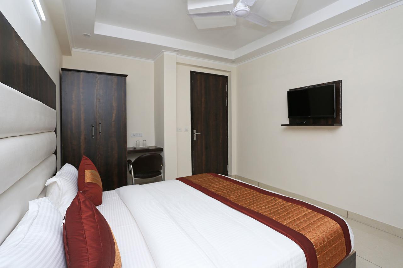Oyo 9147 Hotel Aerostay New Delhi Exteriör bild