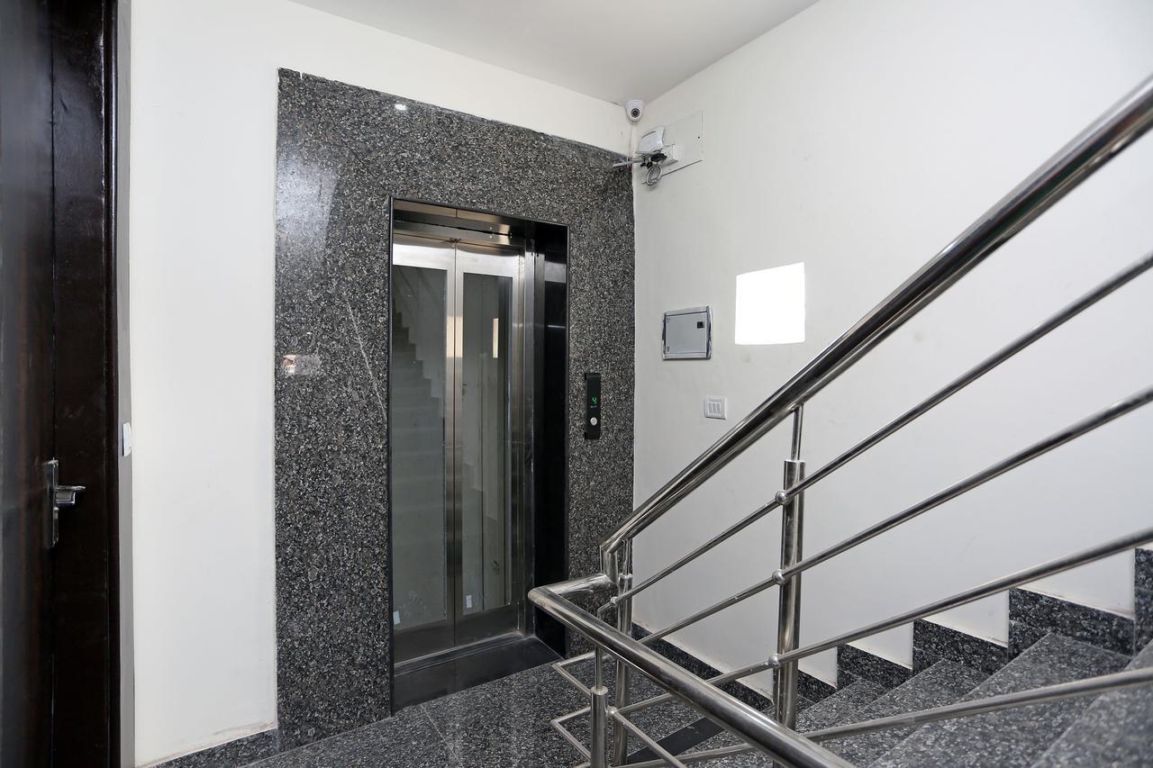 Oyo 9147 Hotel Aerostay New Delhi Exteriör bild