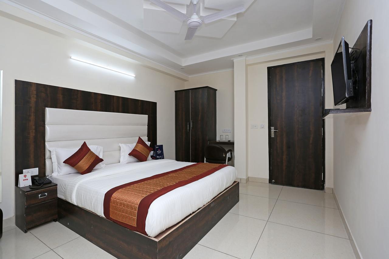 Oyo 9147 Hotel Aerostay New Delhi Exteriör bild