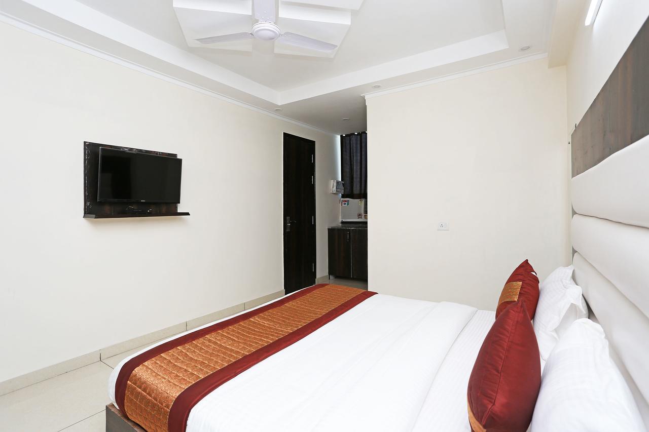 Oyo 9147 Hotel Aerostay New Delhi Exteriör bild
