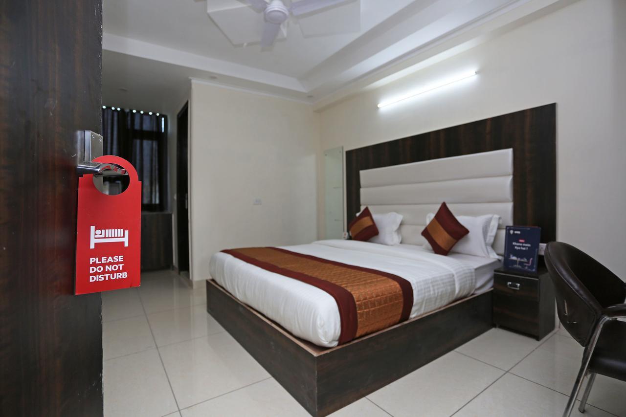 Oyo 9147 Hotel Aerostay New Delhi Exteriör bild